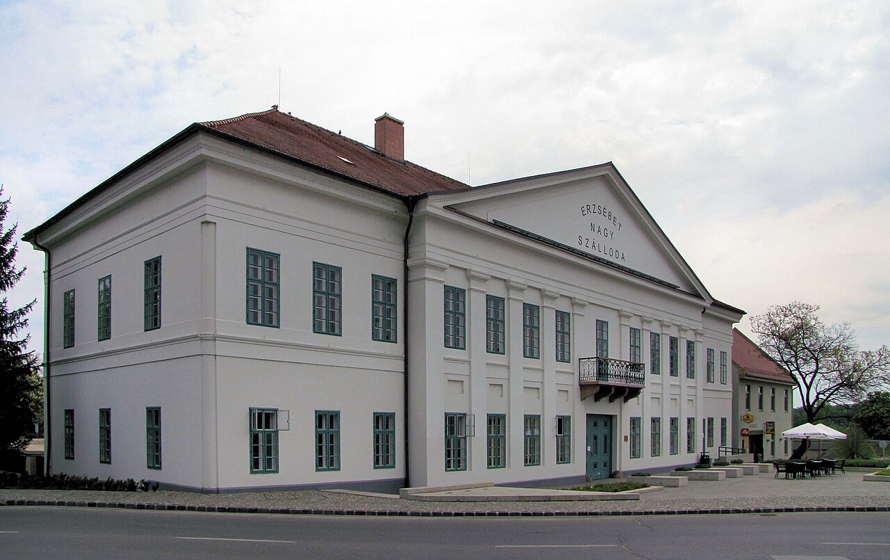 Erzsébet Hotel