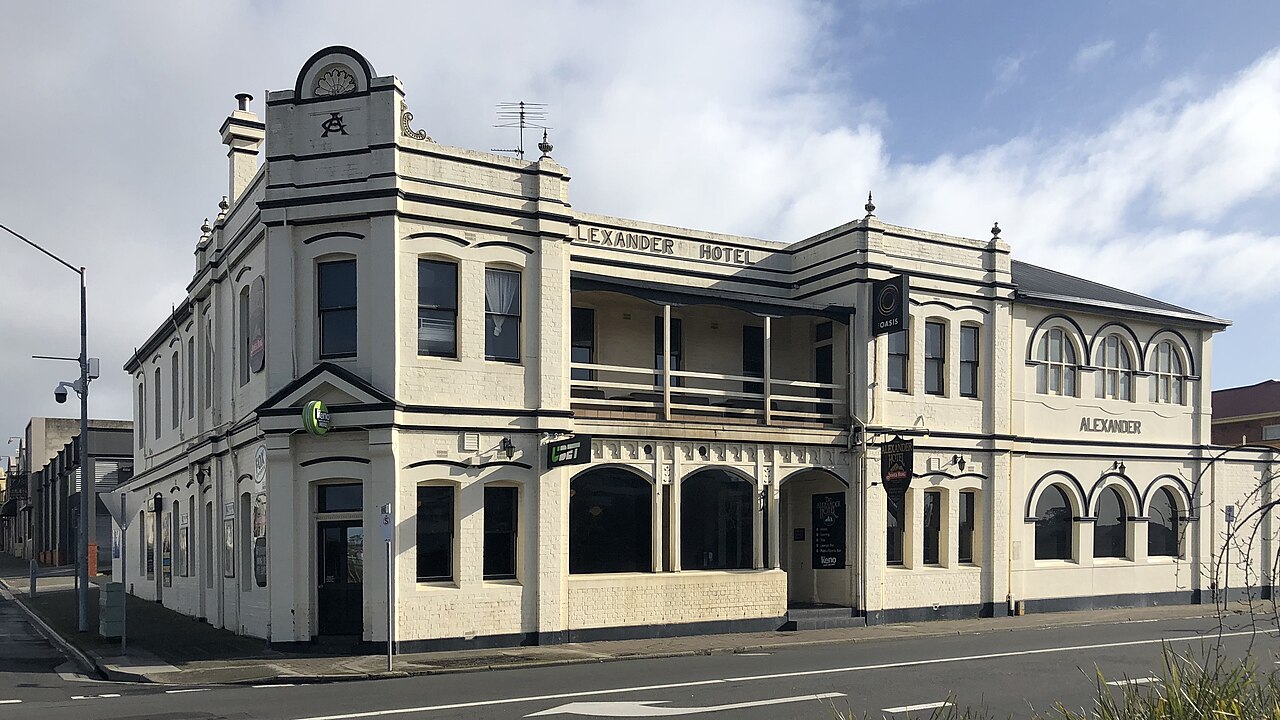 Alexander Hotel